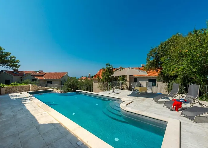 City Center Suites - Apartment With Terrace And Private Pool