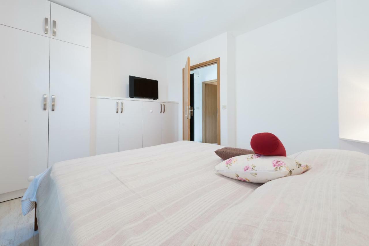 Center - With Terrace And Private Pool